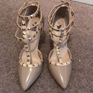 Women’s Nude High Heels.